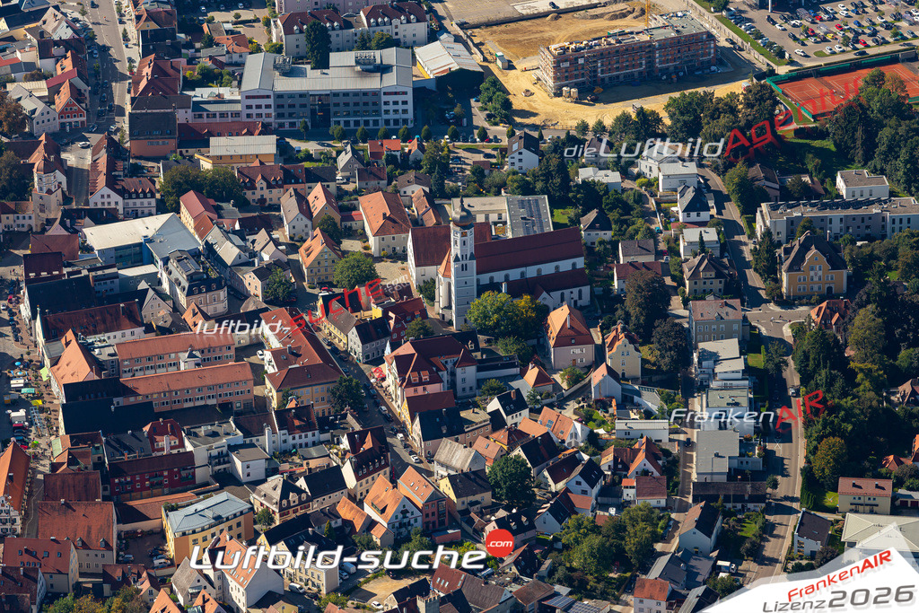 Das Luftbild der Stadt Aichach wurde 2021 vom Flugzeug heraus erstellt (keine Drohne) Aufnahmehöhe ca.450 Meter- hohe Bildauflösung und Druck-Qualität garantiert!