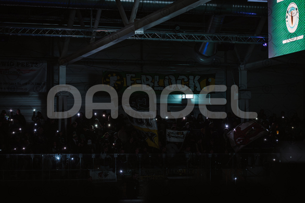 Alligators_vs_Lindau_21_12_2025-008 | Höchstadt Alligators Fotogalerie: Eishockey-Action aus Franken. Professionelle Spielfotos, Portraits & Stadionbilder zum Download. Jetzt entdecken! - Realisiert mit Pictrs.com