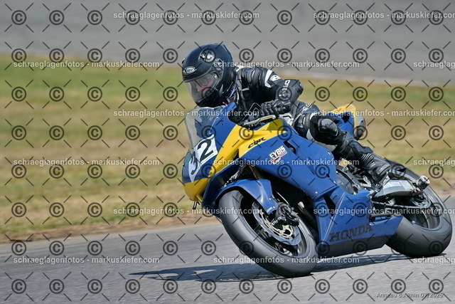25bt04-1200 | markuskiefer.com - Realisiert mit Pictrs.com