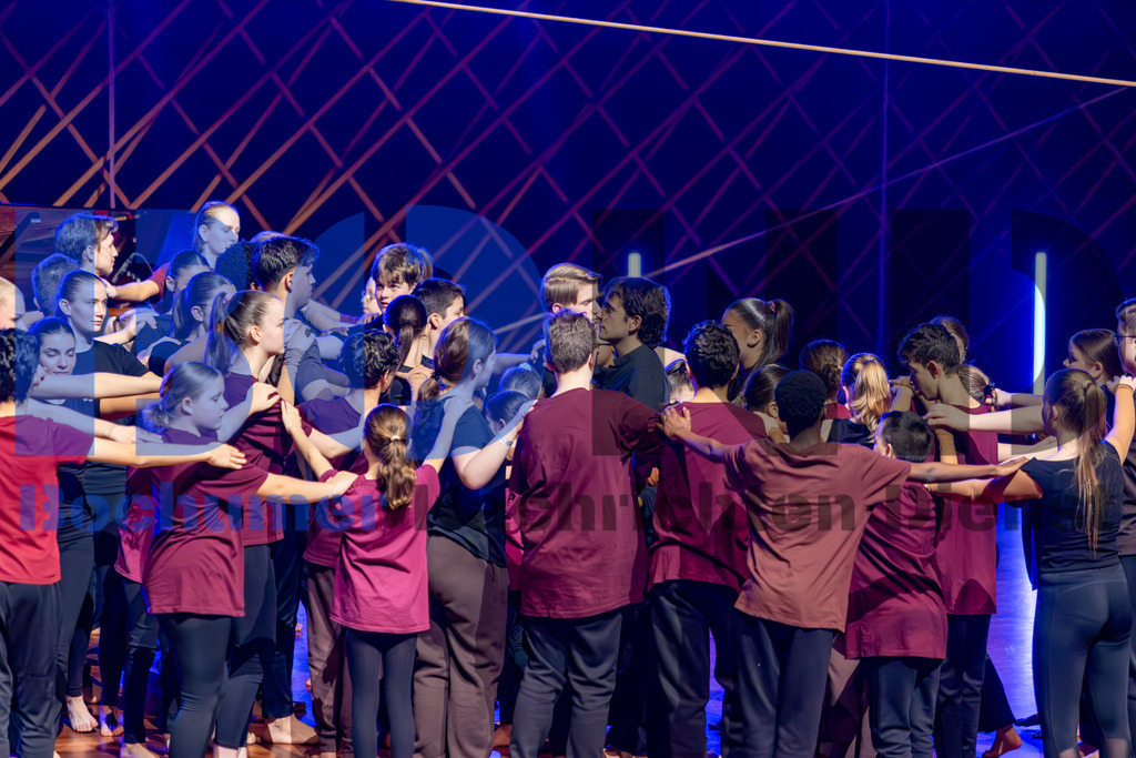 SES_ZWIBOC20250204-20 | bond - Realisiert mit Pictrs.com