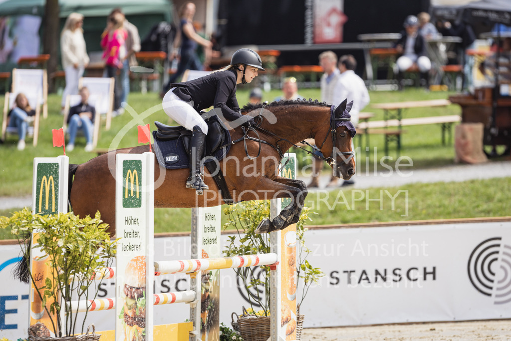 230728_BHO_A1-Stil-1-137 | Deine schönsten Turniermomente als professionelle Fotos! Entdecke hochwertige Pferdesport-Fotografie im Online-Shop. Jetzt Fotos finden & bestellen!