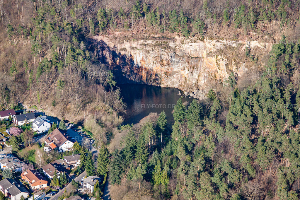 Luftbild: Bergsee in Sinzheim im Bundesland Baden-Württemberg in Deutschland. – Foto: IMG_56367.jpg vom 14.04.2013 durch Werner Riehm/FLY-FOTO.de – Auflösung des Originals: 4752 x 3168 px
