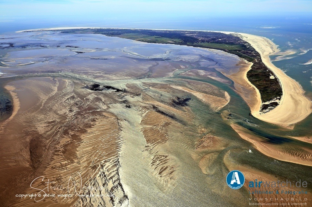 Halligen-Inseln-Weltnaturerbe-Wattenmeer-Mai-23-airwatch-wagner-240A2821 | Entdecken Sie atemberaubende Luftbilder und Fotografien auf airwatch.de - Tauchen Sie ein in eine Welt voller faszinierender Aufnahmen aus der Vogelperspektive.