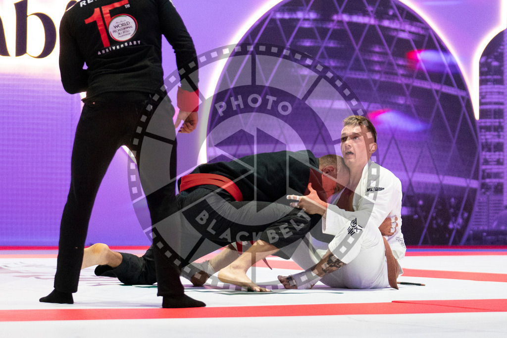 20231109PBB5020 | Fighters compete during the AJP World Professional Championship in the Mubadala Arena in Abu Dhabi, Arab United Emirates, on November 9, 2023.