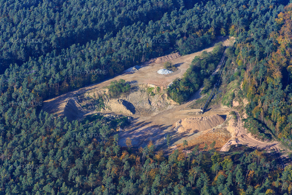 Sandgrube der Kalksandsteinwerke Schencking GmbH & Co. KG, Werk Bienwald http://www.ks-schencking.de/ | Luftbild: Sandgrube der Kalksandsteinwerke Schencking GmbH & Co. KG, Werk Bienwald http://www.ks-schencking.de/ im Ortsteil Büchelberg in Wörth im Bundesland Rheinland-Pfalz in Deutschland. Foto: IMG_075799.jpg vom 02.11.2014 durch Werner Riehm/FLY-FOTO.de - Realisiert mit Pictrs.com