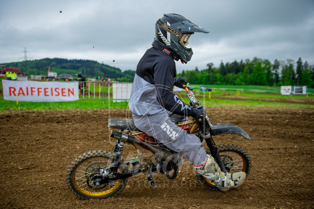 Mo (41) | Paeschuphoto Shop - Wer nicht sucht der auch nicht findet.Ob Motocrossbilder oder von einem besuchtem Spiel, Hauptsache Action. - Realisiert mit Pictrs.com