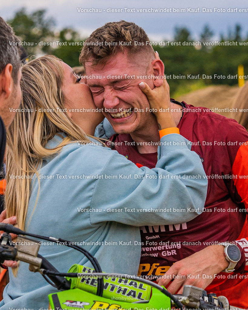 09_21_LM_Schenkenhorst-3550 | Sportfotografin aus Berlin-Brandenburg mit Fokus auf Motocross. Ich halte deine sportliche Leistung und echte Emotionen auf und neben der Strecke professionell fest. Entdecke die Fotos von deinem Rennen und bestelle sie direkt hier im Shop.