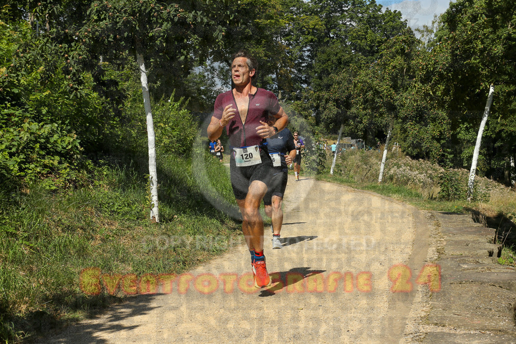 250824_1231_EX1_9633 | Sportfotografie im Rhein-Sieg Kreis, Köln, Bonn, NRW, Rheinland Pfalz, Hessen, etc. Unser Tätigkeitsfeld umfasst den Laufsport vom Volkslauf über den Marathon, Duathlon, Triathon bis zum Ultralauf wie Kölnpfad Ultra oder Schindertrail.
