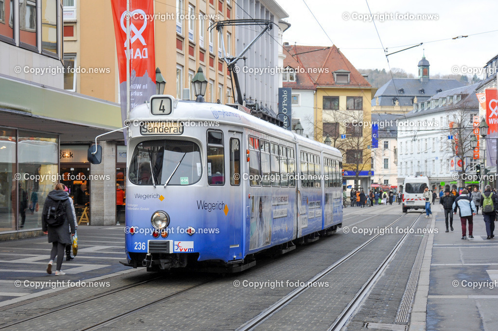 Wuerzburg_ Strassenbahn_ 01.02.2024-16 | 01.02.2024, Wuerzburg, AUT, Strassenbahn, im Bild Straßenbahn-Typ Duewag GT-D, Strassenbahn, Innenstadt, Verkehrsmittel, Verkehr, Oeffentlich, Oeffi, Historisch, Transport, Tram, Bim