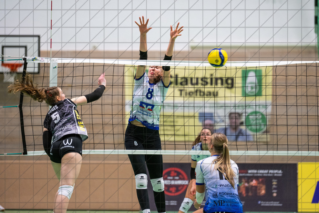 2. VBLF Nord 25/26 | Spiel 4053 | VC Osnabrück vs. TV Cloppenburg | //  13.12.25: 2. VBLF Nord 25/26 | Spiel 4053 | VC Osnabrück vs. TV Cloppenburg / Osnabrück / Deutschland  //   CREDIT:www.bullenfotos.de, Martin König, Hörner Weg 40, D-49078 Osnabrück, +4917663732967 // Nutzung und Weitergabe nur zu den vereinbarten Zwecken. Presseanfragen an Ersteller. Alle Rechte beim Ersteller. Honorierung nach MFM. - Realisiert mit Pictrs.com