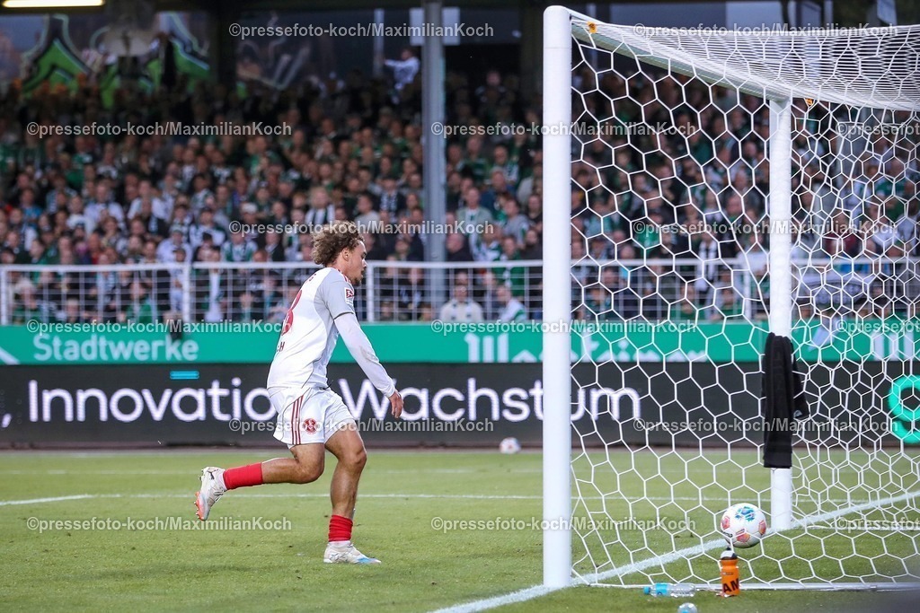 PRM22082501144 | 22.08.2025, Fußball, Preußen Münster - 1. FC Nürnberg, 2. Fußball Bundesliga,  Preußenstadion, Saison 2025 2026: Torjubel nach dem Tor zum 1:2 durch Torschütze Rafael Lubach (1FC Nuernberg #18)    DFB regulations prohibit any use of photographs as image sequences and or quasi-video.
