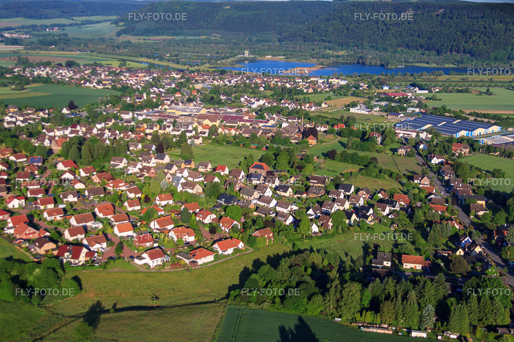 Ortsansicht aus Nordosten | Luftbild: Ortsansicht aus Nordosten in Boffzen im Bundesland Niedersachsen in Deutschland. Foto: IMG_65573.jpg vom 25.05.2014 durch Werner Riehm/FLY-FOTO.de - Realisiert mit Pictrs.com