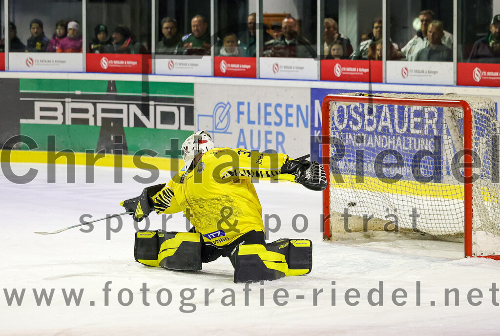 2025-10-10_174_TSV_Erding_gegen_onesto_Tigers_Bayreuth | Erding, Deutschland, 10.10.2025:Eishockey, Oberliga Süd 2025 / 2026, 7. Spieltag, TSV Erding gegen onesto Tigers Bayreuth, Endergebnis: 2:5Torwart Maximilian Meier (onesto Tigers Bayreuth, #30)Foto: Christian Riedel / fotografie-riedel.net