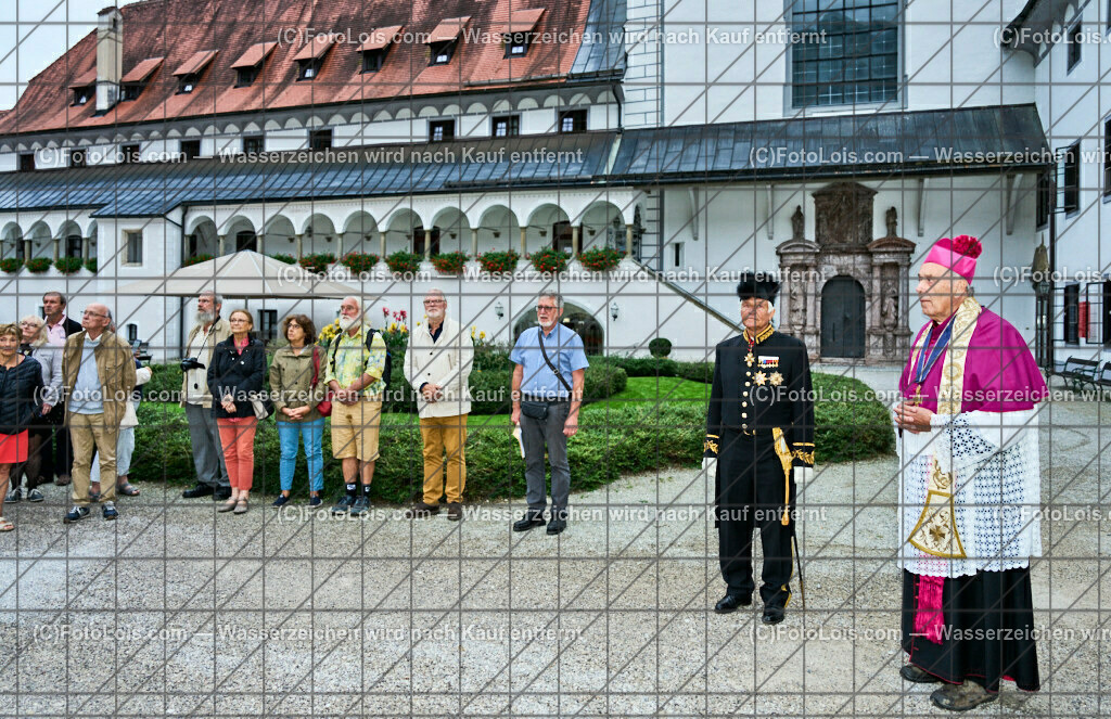 ALP3678_Jeanne de Ferrette_Aufmarsch_Kartause Gaming | (C)FotoLois.com, Alois Spandl, 700stes Hochzeitsjubiläum - Albrecht II. mit Johanna von Pfirt in Thann (FR) im März 2024. Empfang des Organistionskommitees aus der Region Ferrette (Pfirt)/Thann aus dem Elsass mit Empfang durch die Stadtgemeinde und Bezirkshauptmannschaft Scheibbs im Schloss Scheibbs und anschließender Kranzniederlegung in der Kartausenkirche über der Krypta des Gründerehepaares durch Mitglieder des Templer Ordens im Beisein von Mitgliedern der Goldhaubengruppen, Fr 22. September 2023.