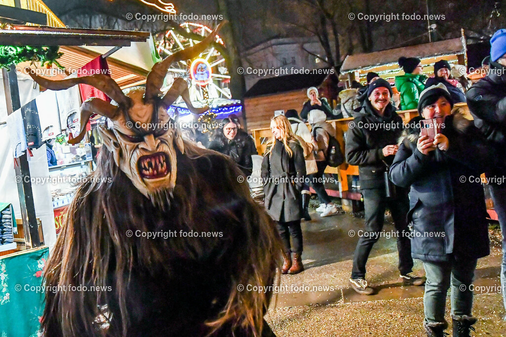 Perchten_ Christkindlmarkt Linz Volksgarten_ 14.12.2022-16 | 14.12.2022, Linz, AUT, Christkindlmarkt Volksgarten Linz, im Bild Perchtenlauf der Linzer Perchten 2022