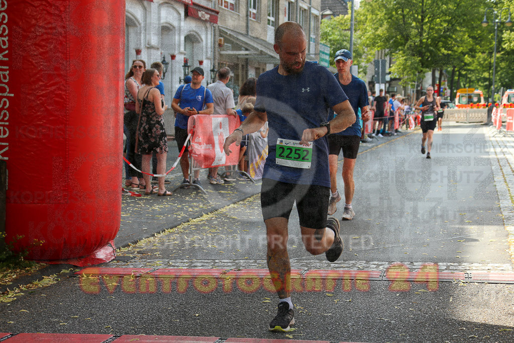 220625_1658_EX1_5629 | Sportfotografie im Rhein-Sieg Kreis, Köln, Bonn, NRW, Rheinland Pfalz, Hessen, etc. Unser Tätigkeitsfeld umfasst den Laufsport vom Volkslauf über den Marathon, Duathlon, Triathon bis zum Ultralauf wie Kölnpfad Ultra oder Schindertrail.