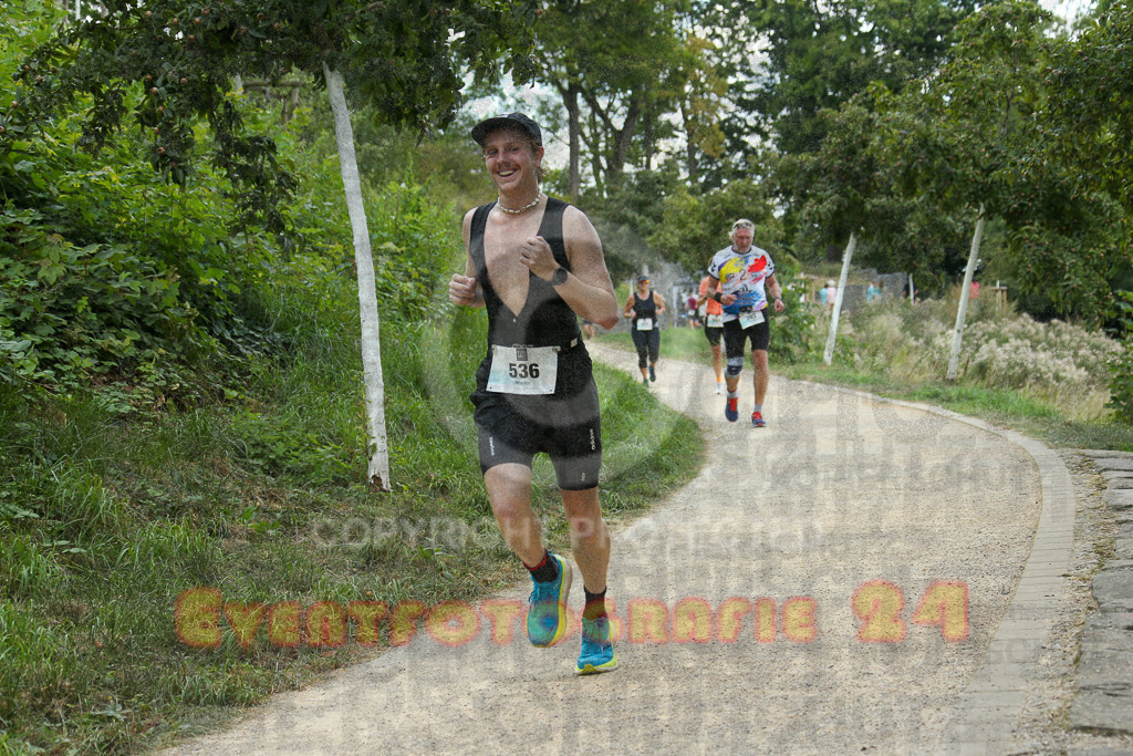 250824_1406_EX1_4986 | Sportfotografie im Rhein-Sieg Kreis, Köln, Bonn, NRW, Rheinland Pfalz, Hessen, etc. Unser Tätigkeitsfeld umfasst den Laufsport vom Volkslauf über den Marathon, Duathlon, Triathon bis zum Ultralauf wie Kölnpfad Ultra oder Schindertrail.