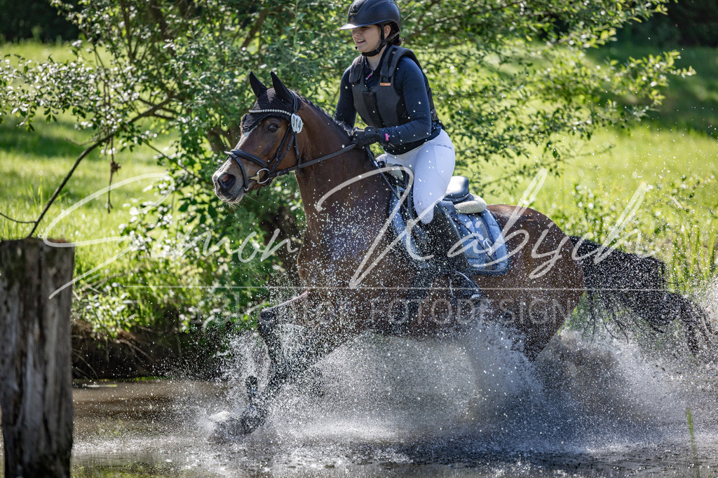 20260523-_3LI6800 | Tierfotografie Pferde, Hunde, Katzen, Haustiere.
Turnierfotografie Reitturniere, Reiten, Springreiten, Dressur in Hanau, dem Main-Kinzig-Kreis und dem Rhein-Main- Gebiet um Frankfurt