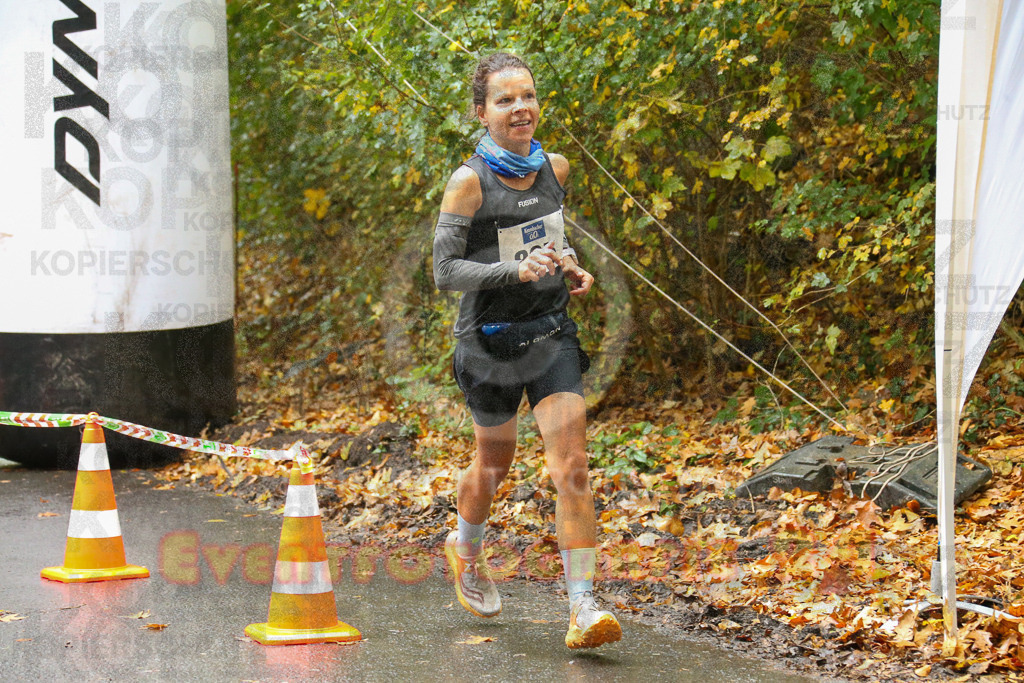 241027_0942_EX1_3355 | Sportfotografie im Rhein-Sieg Kreis, Köln, Bonn, NRW, Rheinland Pfalz, Hessen, etc. Unser Tätigkeitsfeld umfasst den Laufsport vom Volkslauf über den Marathon, Duathlon, Triathon bis zum Ultralauf wie Kölnpfad Ultra oder Schindertrail.