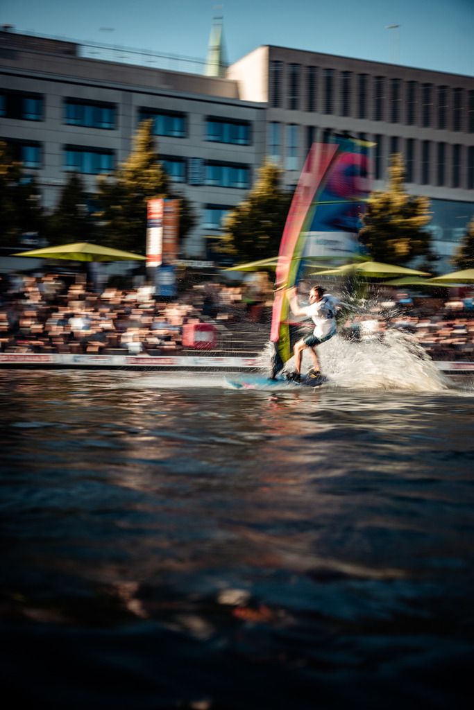 Kieler WOCHE Tow In Windsurf - @danielpankoke dpmedia (92 von 158) | dp-photography - Realisiert mit Pictrs.com