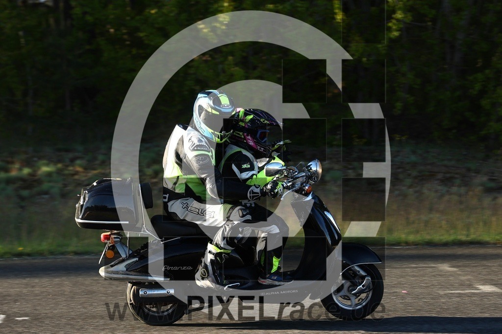 mopedrennen-20260514_12149 | Schöne Erinnerungen an spannende Momente - das festzuhalten ist unser Job. PIXELrace.de ist seit 2003 auf den Rennstrecken Europas unterwegs um die Action draußen beim Fahren und die wunderbare Stimmung imm Fahrerlager für euch einzufangen.