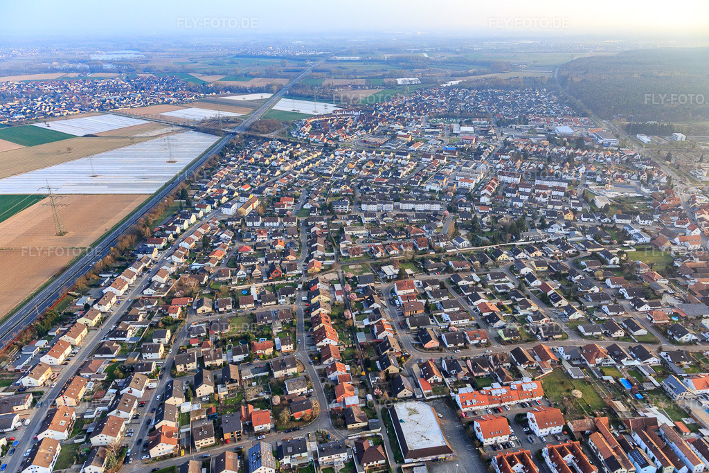 Luftbild: Daimlerring in Rülzheim im Bundesland Rheinland-Pfalz in Deutschland. Foto: IMG_113281.jpg vom 23.03.2019 durch Werner Riehm/FLY-FOTO.de