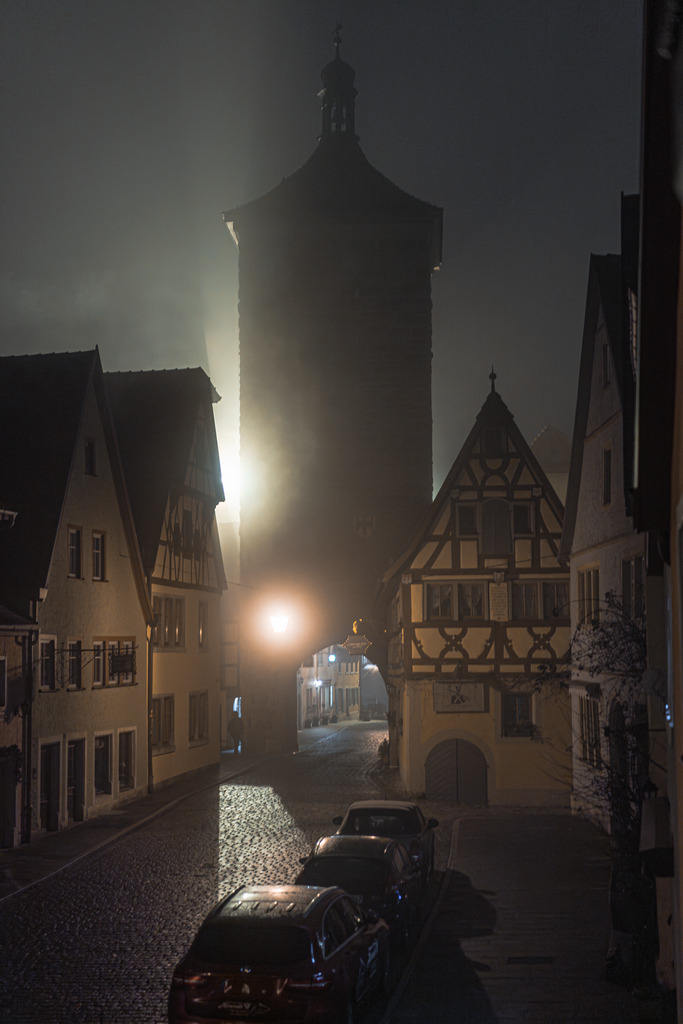 DSC06883-Enhanced-NR | Rothenburg ob der Tauber. Nur hier gibt es Exklusive und passend zur Jahreszeit Ihr Wandbild, T-Shirt, Tasse und alles was das Rothenburg Herz begehrt. - Realisiert mit Pictrs.com