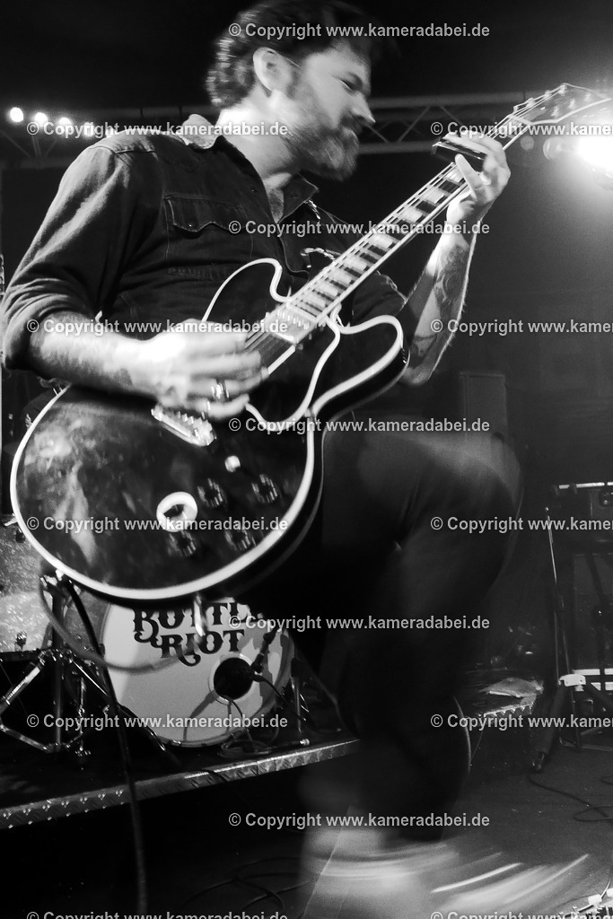 Konzert : Black Bottle Riot am 14.11.2025 im Rare Guitar in Münster | Konzert : Black Bottle Riot am 14.11.2025 im Rare Guitar in Münster - Realisiert mit Pictrs.com