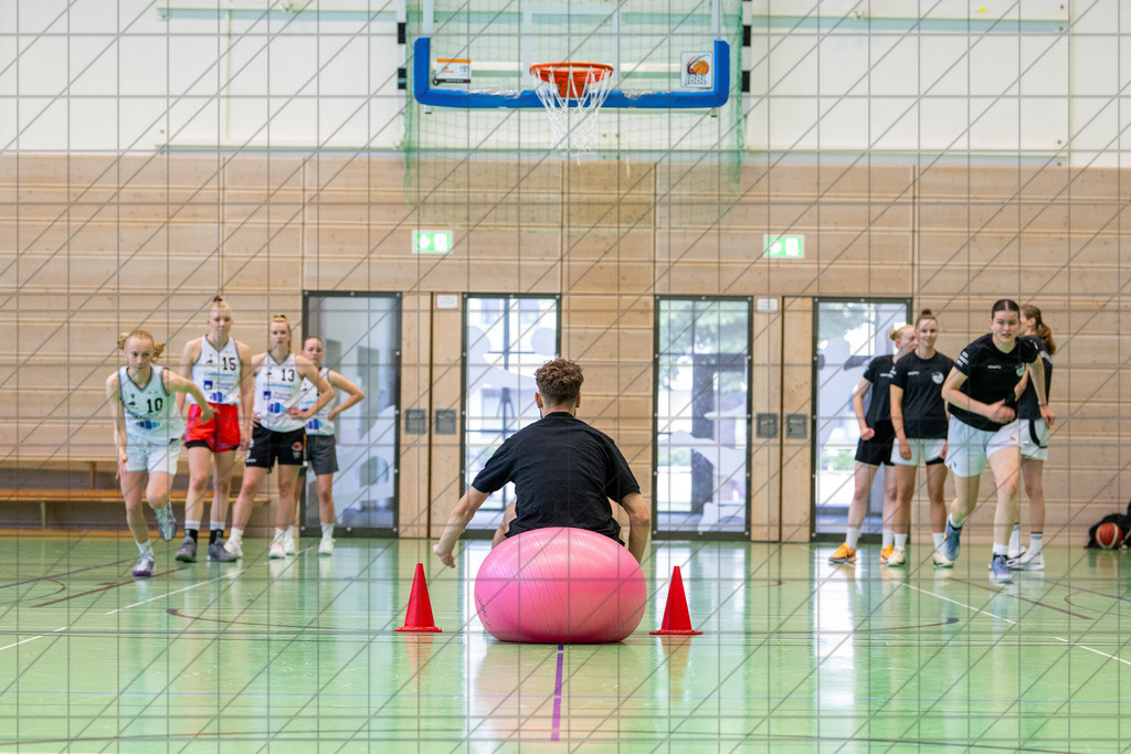 2. DBBL Nord 25/26 | Saisonvorbereitung des BBC Osnabrück | //  Osnabrück / Deutschland / 26.06.25: 2. DBBL Nord 25/26 | Saisonvorbereitung des BBC Osnabrück //   CREDIT:www.bullenfotos.de, Martin König, Hörner Weg 40, D-49078 Osnabrück, +4917663732967 // Nutzung und Weitergabe nur zu den vereinbarten Zwecken. Presseanfragen an Ersteller. Alle Rechte beim Ersteller. Honorierung nach MFM. - Realisiert mit Pictrs.com