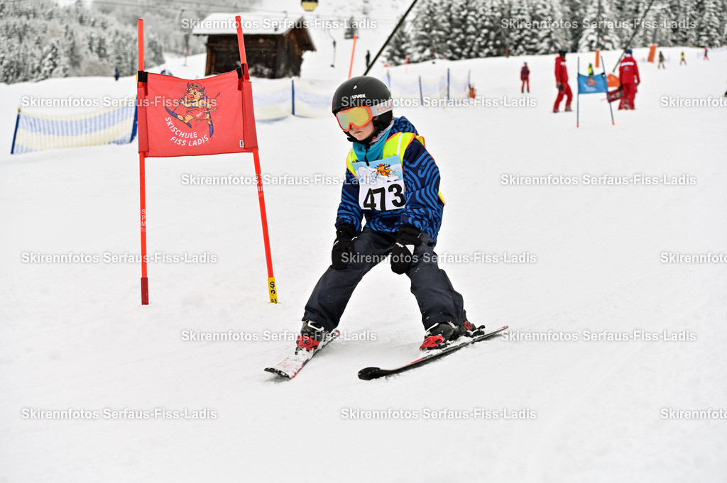 SRF_20.02.2026_0322 | Skirennfotos,Serfaus,Fiss,Ladis,Kinderskirennen,Winter,Tirol,Oberland,skirace,SFL,feelfree,weil wir's genießen,ski,Ski,skifahren,Sonnenplateau, - Realisiert mit Pictrs.com