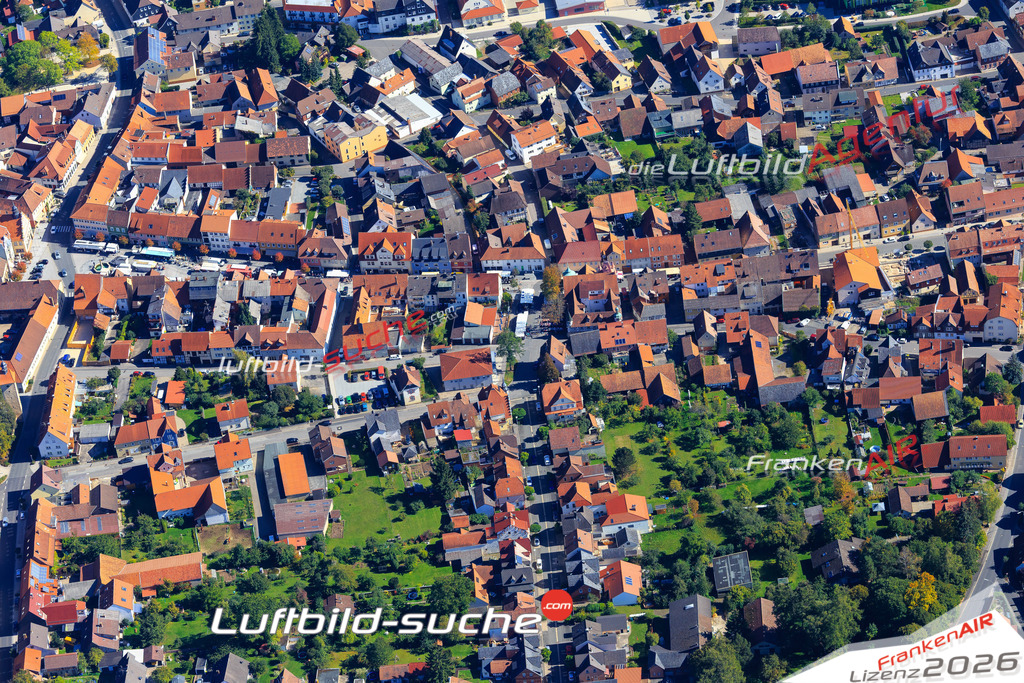 Die Luftaufnahme der Stadt Bad Rodach wurde vom UL-Flugzeug heraus erstellt ( keine Drohne )- hohe Auflösung für beste Qualität