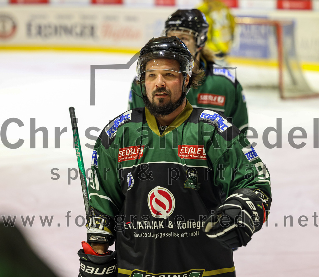 2022-12-16_113_TSV_Erding_gegen_EC_Pfaffenhofen | Erding, Deutschland, 16.12.2022:
Eishockey, Bayernliga 2022 / 2023, 21. Spieltag, TSV Erding gegen EC Pfaffenhofen, Endergebnis: 14:1

Rudolf Lorenz (Erding Gladiators, #91)

Foto: Christian Riedel / fotografie-riedel.net