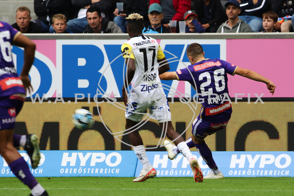 Linzer ASK vs FK Austria Wien | LINZ, AUSTRIA, Raiffeisenarena, 27.08.23 - SOCCER - ADMIRAL Bundesliga, Ground group, LASK Linz vs FK Austria Wien, Image shows: Reinhold Ranftl  (A.Wien) and Moses Usor (LASK).
Photo: SMP/Andreas Willdoner