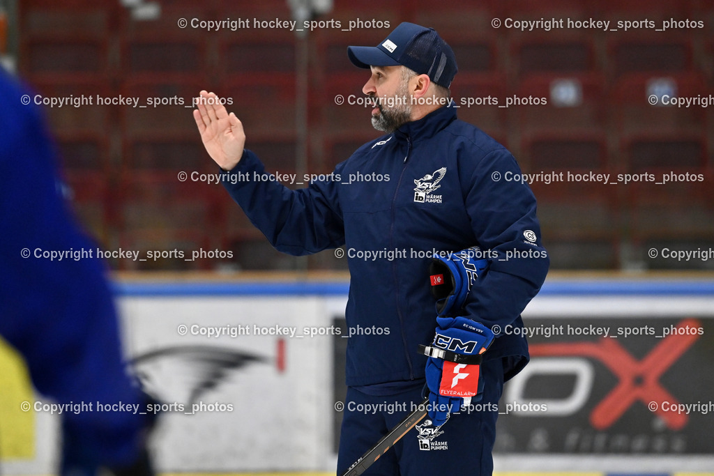 Eistrainig EC VSV mit Headcoach Pierre Allard | Eistrainig EC VSV mit Headcoach Pierre Allard, 1. Eistrainig EC VSV mit Headcoach Pierre Allard am 02.12.2025 in Villach (Stadthalle Villach), Austria, (Photo by Bernd Stefan)