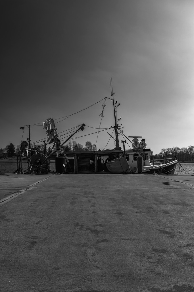 2025_03_28_OSTSEE-KAPPEL+MASSHOLM+QUERN_MCP7767 sw | Hochwertig gedruckte Fotografien für die Wand, als Kalender und zum Verschenken. Hamburg & Norddeutschland und überall wo ich mit der Kamera unterwegs war.