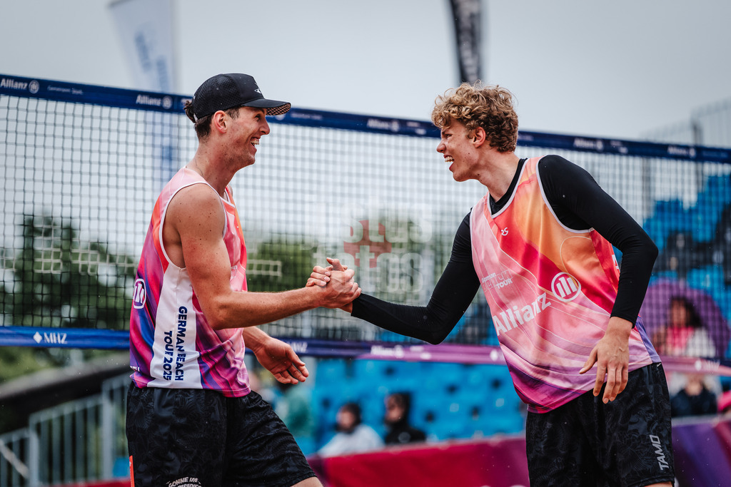 Beachvolleyball | Männer | Allianz German Beach Tour 2025 | Tourstop Hamburg | 29.05.2025 | v.l. Tristan Fröbel und Tamo Wüst jubeln