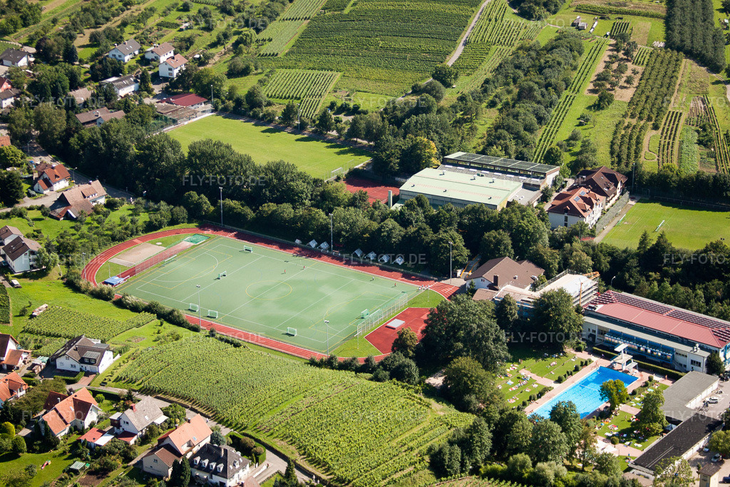 Luftbild: Südbadische Sportschule, FC Neuweier im Ortsteil Steinbach in Baden-Baden im Bundesland Baden-Württemberg in Deutschland. Foto: IMG_31341.jpg vom 09.08.2010 durch Werner Riehm/FLY-FOTO.de