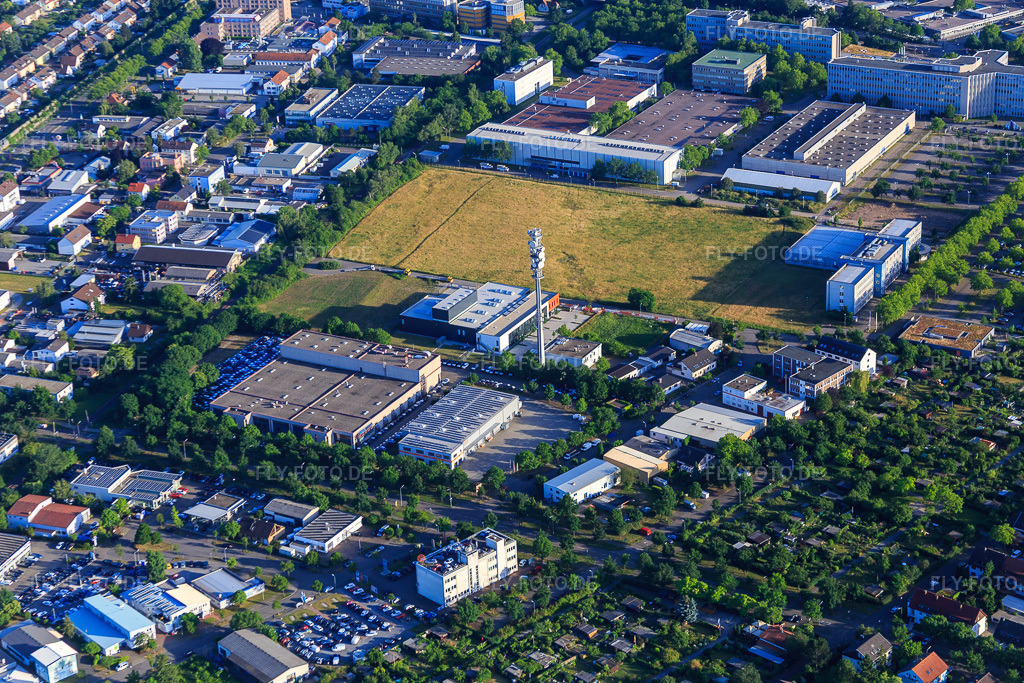Luftbild: Gewerbegebiet G.-Braun-Straße mit SITEMA GmbH & Co. KG Klemmköpfe im Ortsteil Knielingen in Karlsruhe im Bundesland Baden-Württemberg in Deutschland. Foto: IMG_080825.jpg vom 13.06.2015 durch Werner Riehm/FLY-FOTO.deSITEMA Klemmköpfe