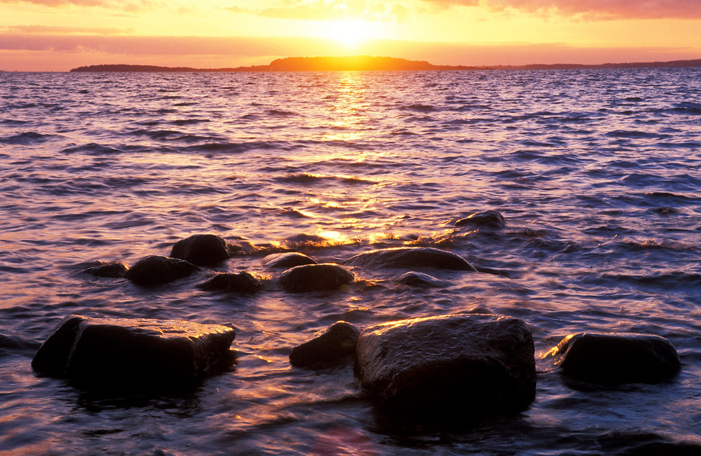 Sonnenuntergang in Neu Reddevitz | Neu Reddevitz, Deutschland - October 24, 2007: Sonnenuntergang in Neu Reddevitz. - Realisiert mit Pictrs.com