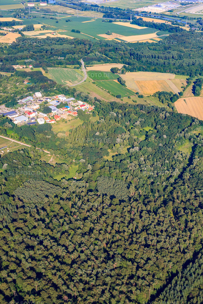 Luftbild: Tongrube in Jockgrim im Bundesland Rheinland-Pfalz in Deutschland. Foto: IMG_42546.jpg vom 27.06.2011 durch Werner Riehm/FLY-FOTO.de