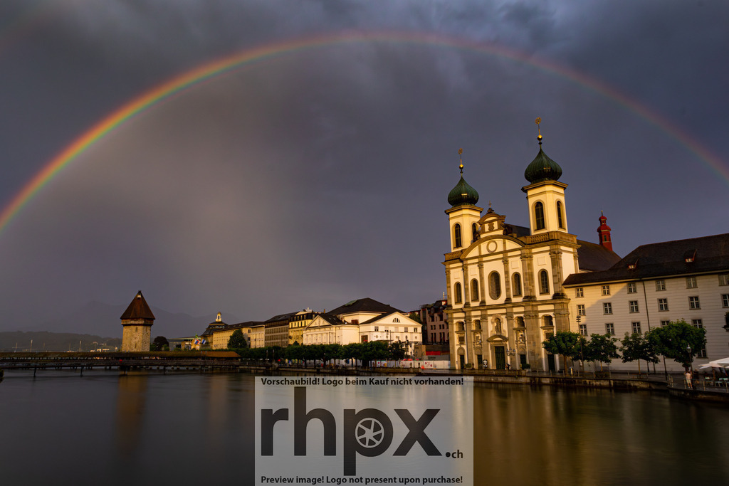 Regenbogen über Luzern | Stimmungsvolle Fotokunst aus Luzern. Erlebe den Pilatus, den See und die Stadt Luzern in exklusiven Aufnahmen in der Fotogalerie & Shop. - Realisiert mit Pictrs.com