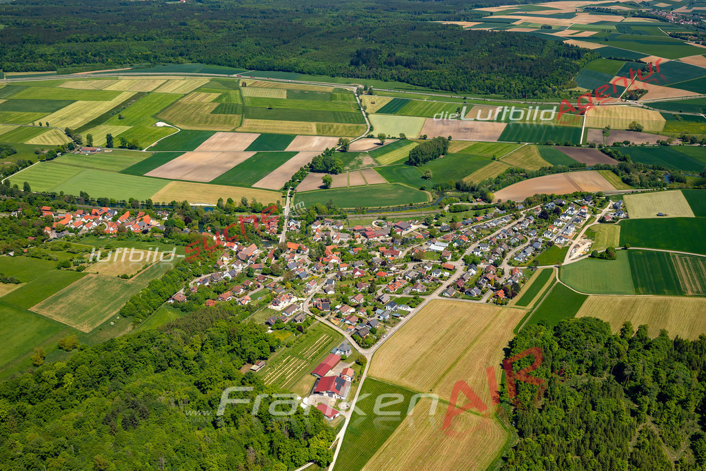 bergenweiler-sontheim-an-der-brenz-luftaufnahmen-fotograf-808-jahr-2025 | Klassische Luftaufnahme ohne Drohne zeigt:Bergenweiler bei Sontheim an der Brenz - Die Luftbildaufnahme wurde 2025 vom UL-Flugzeug heraus erstellt ( keine Drohne ) - Hochauflösende Luftaufnahme -Nicht vergleichbar mit Google Maps oder Satelittenbilder- Die Geschenkidee !Mit Lizenz und Bildrechte bestellbar