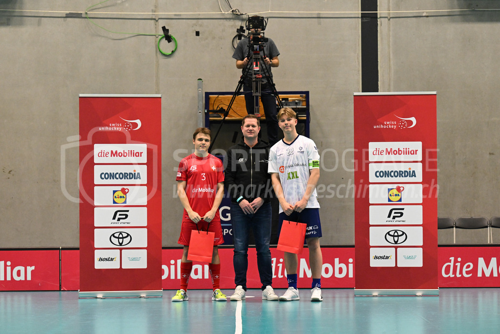 Switzerland B U19 vs Finland U19 - 2. February 2024 | Switzerland B U19 vs Finland U19
U19 Men International Matches in Switzerland
GoEasy Arena, Siggenthal Station
Best players Switzerland forward #3 Seya Schwarz and Finland forward #22 Ville Heiska.
Credit: Markus Aeschimann | <a href="https://www.markus-aeschimann.ch">Sportfotografie Markus Aeschimann</a> | <a href="https://www.instagram.com/sportfotografie.aeschimann">@sportfotografie.aeschimann</a> - Realisiert mit Pictrs.com