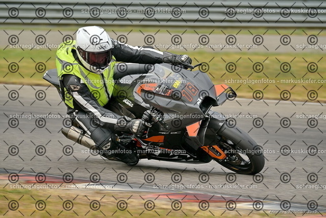 25bt05-0340 | markuskiefer.com - Realisiert mit Pictrs.com