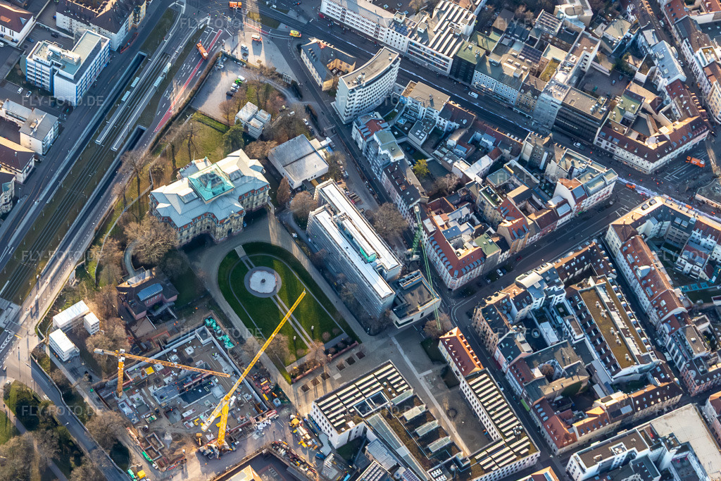 Luftbild: Bundesgerichtshof im Erbgroßherzoglichen Palais im Ortsteil Innenstadt-West in Karlsruhe im Bundesland Baden-Württemberg in Deutschland. Foto: IMG_135991.jpg vom 21.02.2023 durch Werner Riehm/FLY-FOTO.de