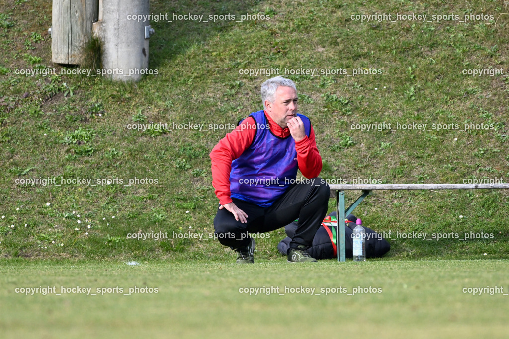 FC ASKÖ Gmünd vs. SV Rapid Lienz | Asisstentcoach FC Gmünd Arno Krall, FC ASKÖ Gmünd vs. SV Rapid Lienz, FC ASKÖ Gmünd vs. SV Rapid Lienz am 09.11.2025 in Ferlach (Ballspielhalle Ferlach), Austria, (Photo by Bernd Stefan)