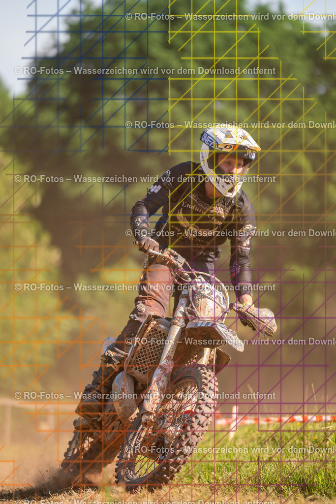 Wolfshausen 3 Lauf -1829 | Sportfotografie von RO-Fotos: Motorsport, Motocross, Enduro, Laufveranstaltungen und Triathlon. Professionelle Fotos von Sportlern und Events. - Realisiert mit Pictrs.com
