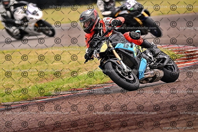 25bt02-0180 | markuskiefer.com - Realisiert mit Pictrs.com