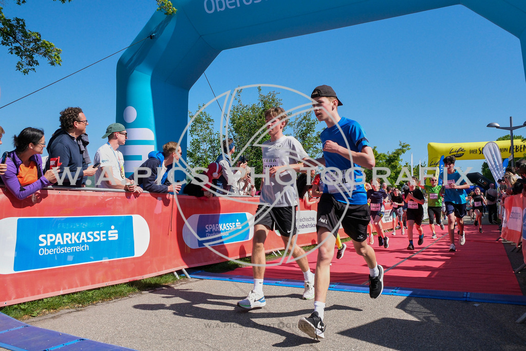 ..... | LINZ,AUSTRIA,27.April 24, Int. 3 Brückenlauf Linz  , Image shows: Photo: WAPICS / Michael ring