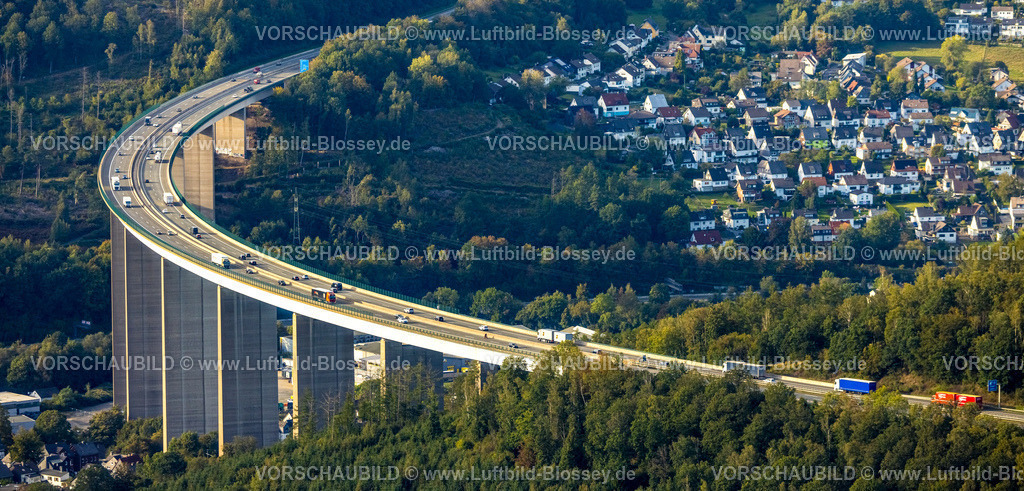 Siegen230912990 | Luftbild, Autobahnbrücke Siegtalbrücke der Autobahn A45 Sauerlandlinie, geplanter Ersatzneubau 2027, Blick auf Siegen, Niederschelden, Siegen, Sauerland, Nordrhein-Westfalen, Deutschland